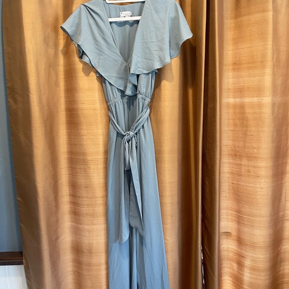 Show me Mumu bridesmaids dress. Blue green color size XS - Picture 3 of 9